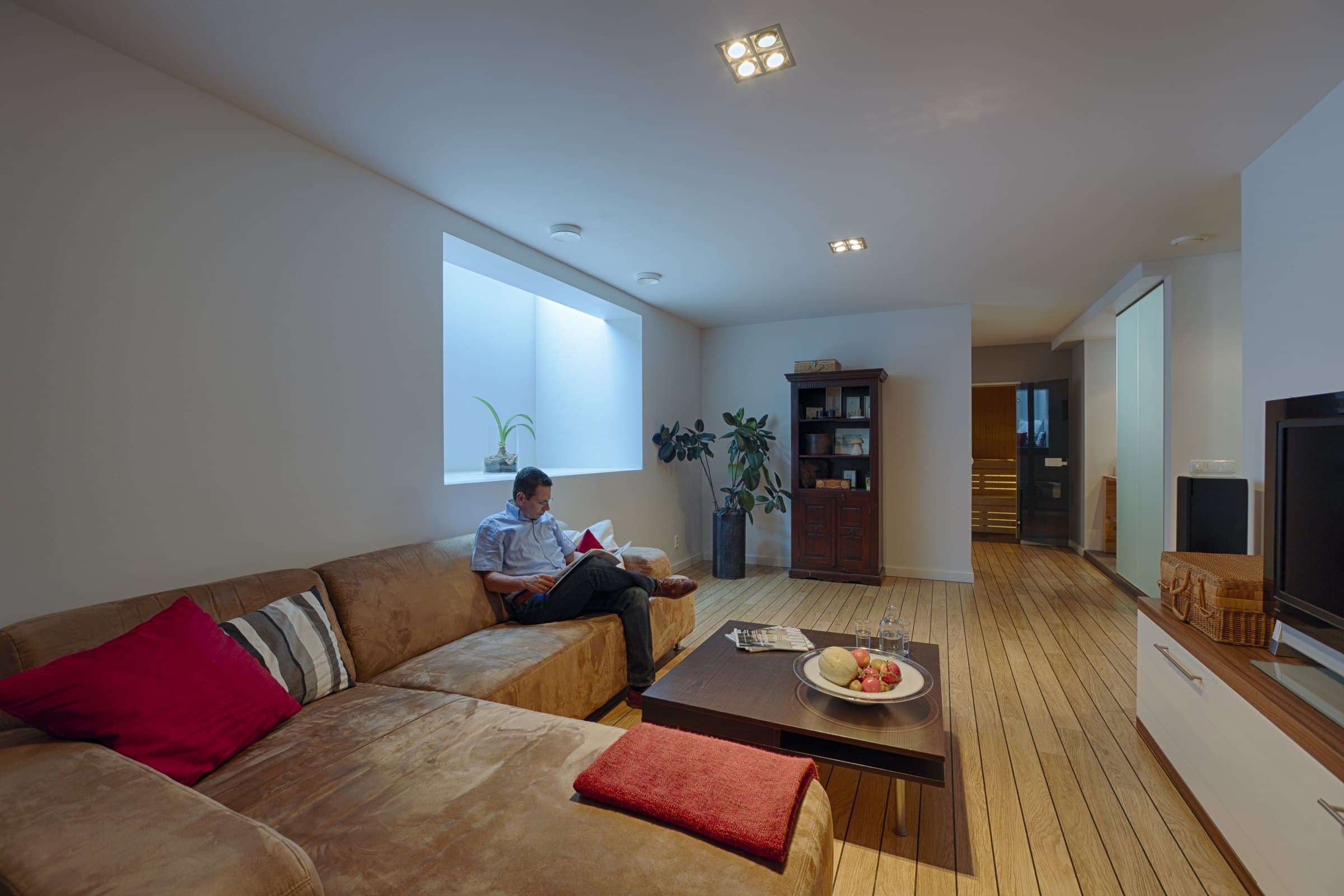 Woonkamer met daglicht in de afgebouwde kelder, Vleuten